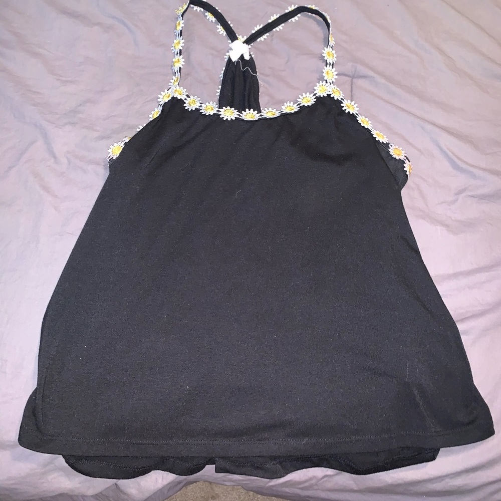 Black tank top with daisies